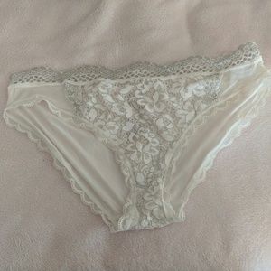 WHITE SILVER LACE PANTIES